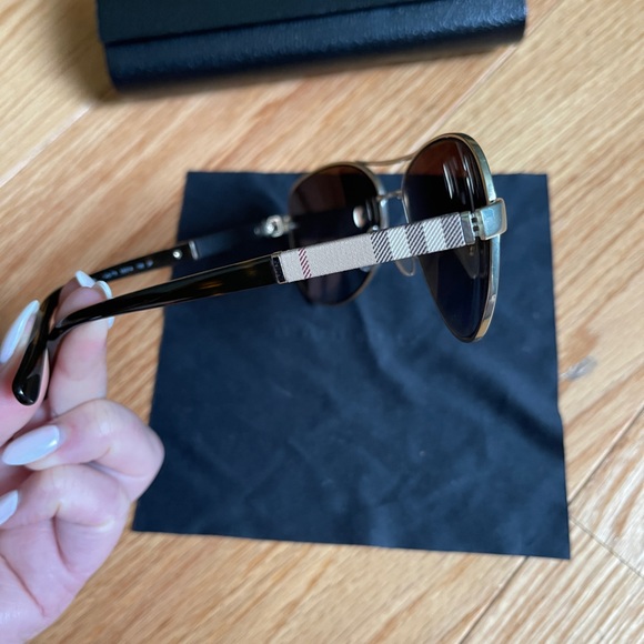 Burberry Sunglasses | excellent condition - Picture 6 of 7